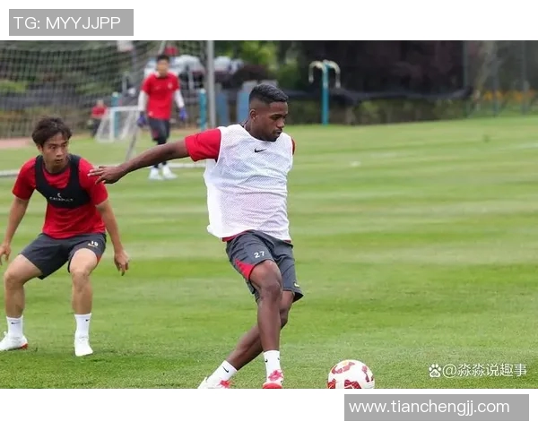 足球明星乔装路人系列揭秘他们的真实生活与不为人知的趣事