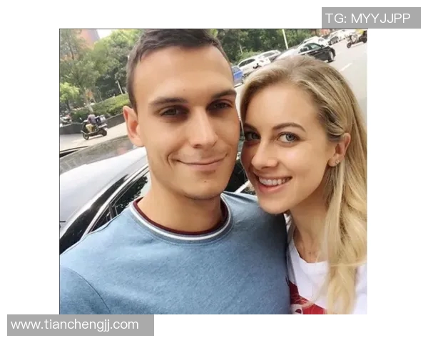 上海足球明星的妻子们:她们背后的故事与生活点滴 上海足球明星的妻子们:她们背后的故事与生活点滴