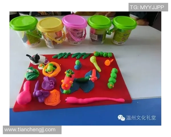 创意手工制作足球明星彩泥作品让孩子们在玩乐中提升动手能力与艺术感知