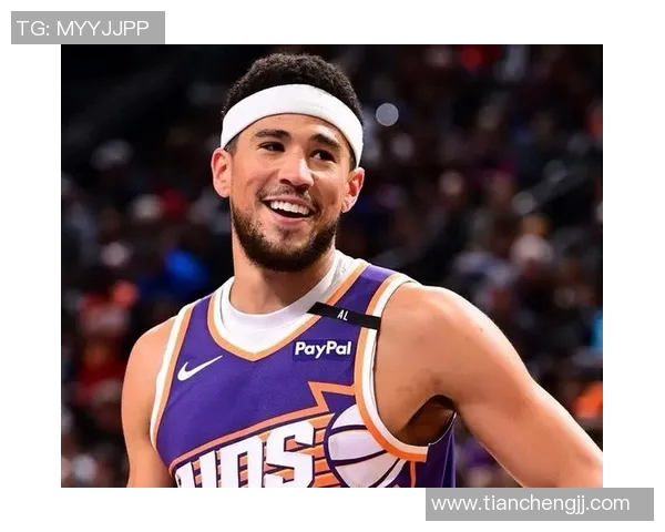 布克在篮球全明星赛中展现惊人三分球技巧引发热议